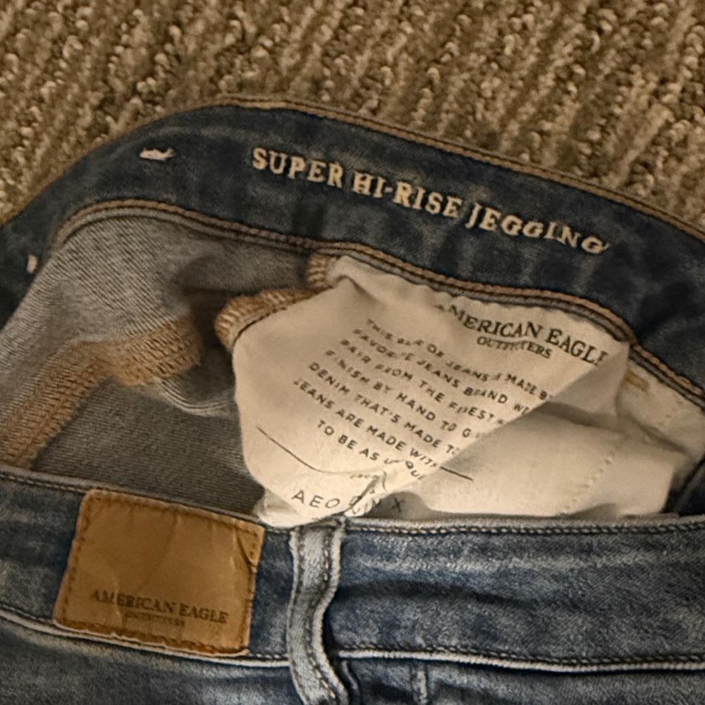 American Eagle Outfitters Super High Rise Jeggings - Distressed Jeans - Picture 2 of 5
